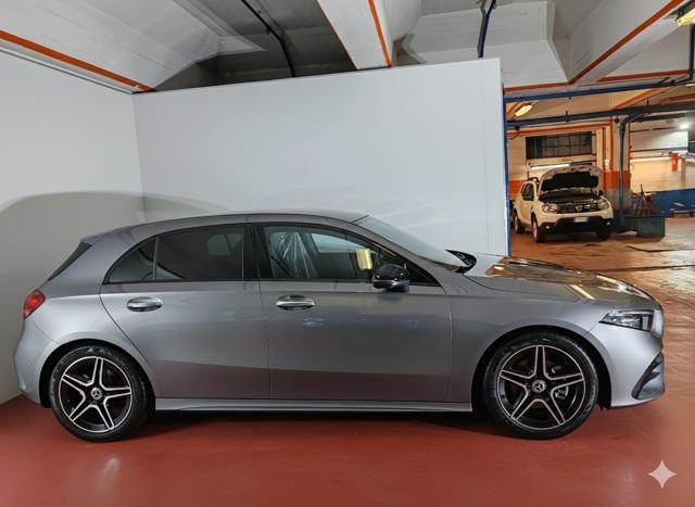 MERCEDES-BENZ A 200 usata, con Sedile posteriore sdoppiato