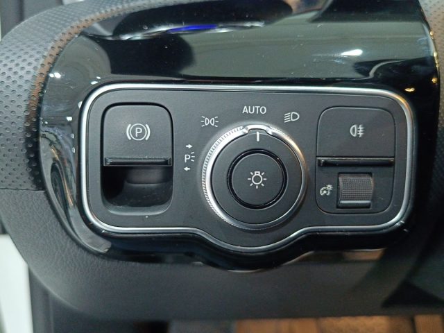 MERCEDES-BENZ A 180 usata, con Specchietti laterali elettrici