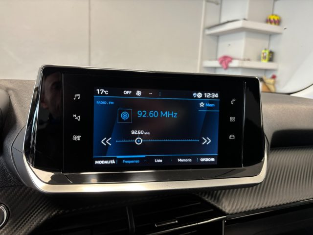 PEUGEOT 2008 usata, con Controllo automatico clima