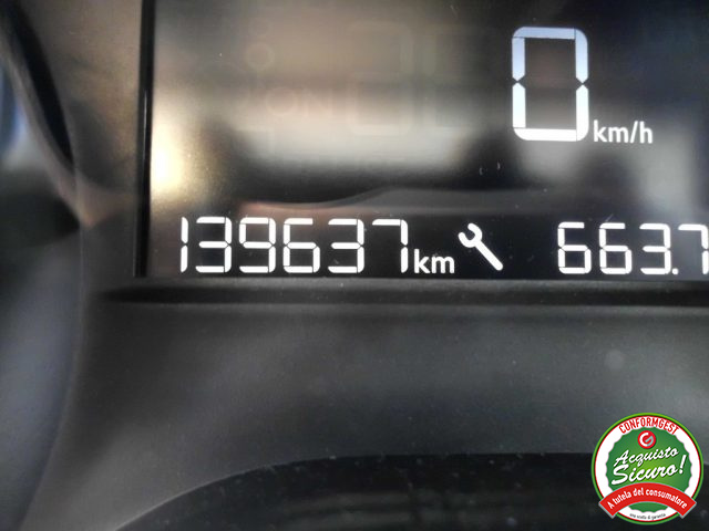 PEUGEOT 208 usata, con USB