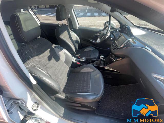 PEUGEOT 2008 usata, con Volante multifunzione