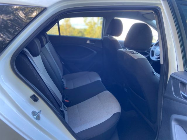 HYUNDAI i20 usata, con Luci diurne LED