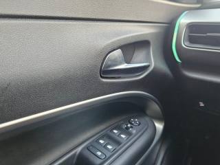 JEEP Avenger usata, con Autoradio digitale