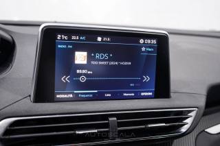 PEUGEOT 5008 usata, con USB