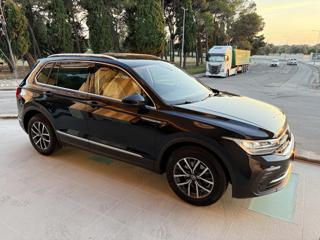 VOLKSWAGEN Tiguan usata, con Airbag laterali