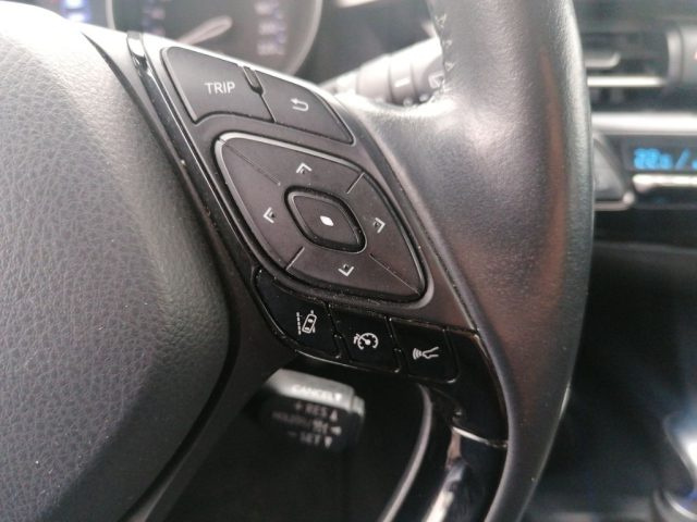 TOYOTA C-HR usata, con Telecamera per parcheggio assistito