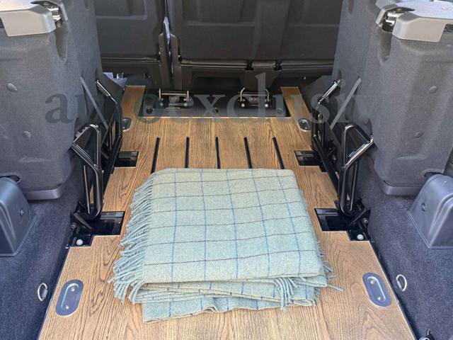 LAND ROVER Defender usata 16