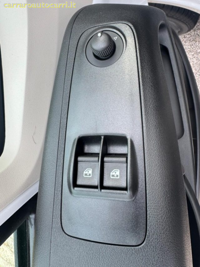 TOYOTA Proace Max usata, con USB