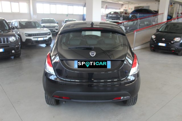 LANCIA Ypsilon usata, con Autoradio