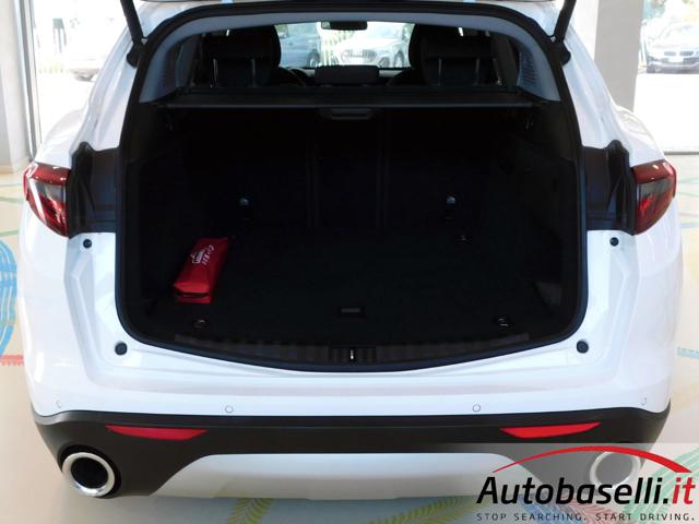 ALFA ROMEO Stelvio usata, con Fari LED