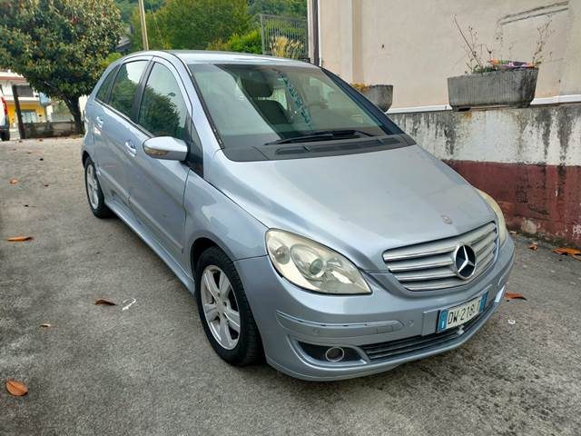 MERCEDES-BENZ B 200 usata, con Cronologia tagliandi