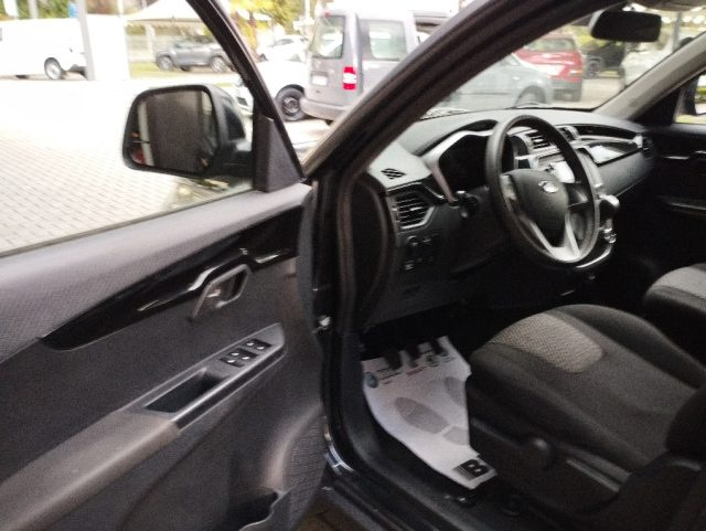 MAHINDRA KUV100 usata, con Climatizzatore
