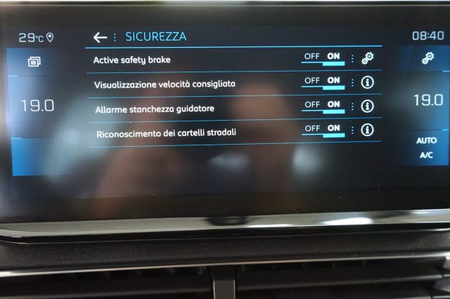 PEUGEOT 5008 usata, con Park Distance Control