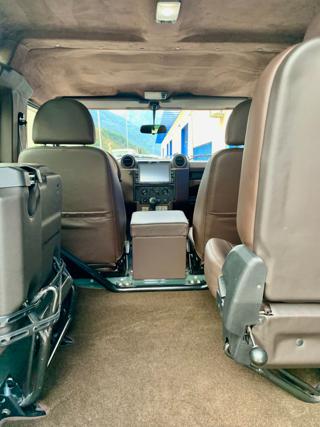 LAND ROVER Defender usata, con Sedile posteriore sdoppiato