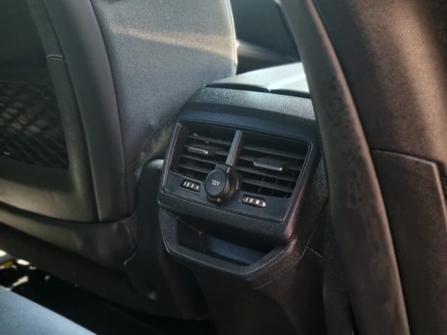PEUGEOT 3008 usata, con USB