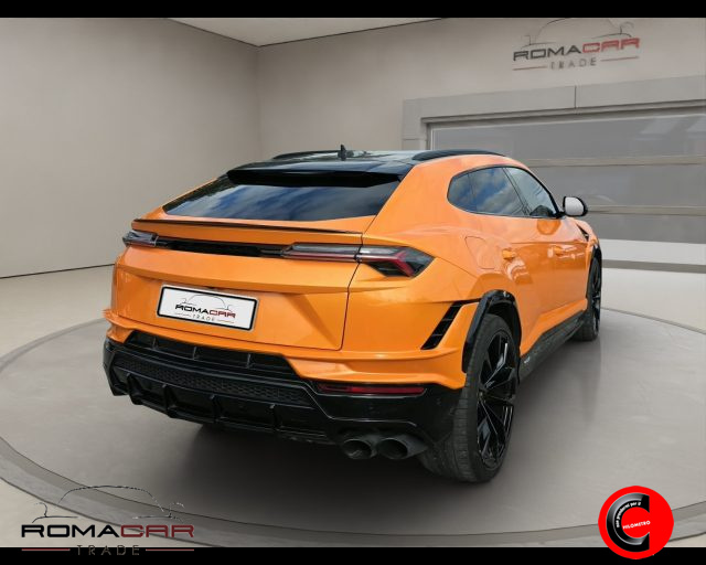 LAMBORGHINI Urus usata, con Autoradio