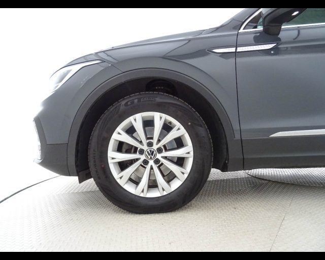 VOLKSWAGEN Tiguan usata, con Sedile posteriore sdoppiato