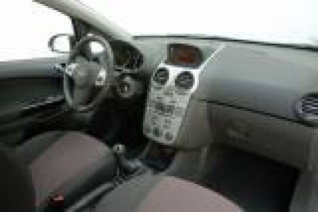 OPEL Corsa usata, con Airbag