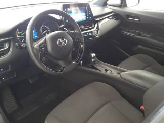 TOYOTA C-HR usata, con Autoradio