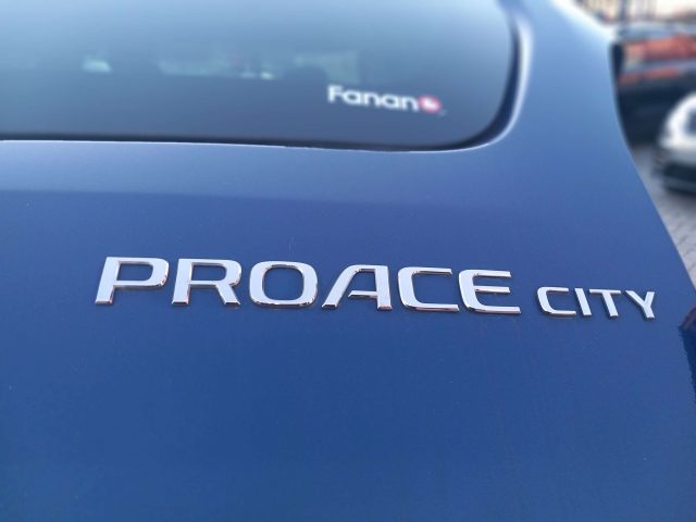 TOYOTA Proace City usata, con ESP