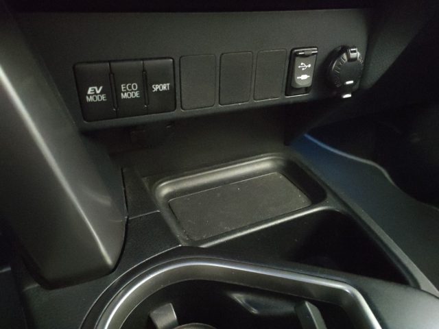 TOYOTA RAV 4 usata, con Volante multifunzione