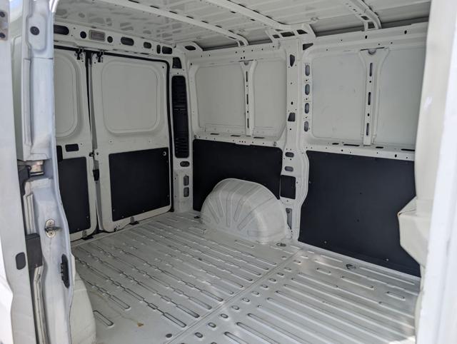 PEUGEOT Boxer usata, con Autoradio
