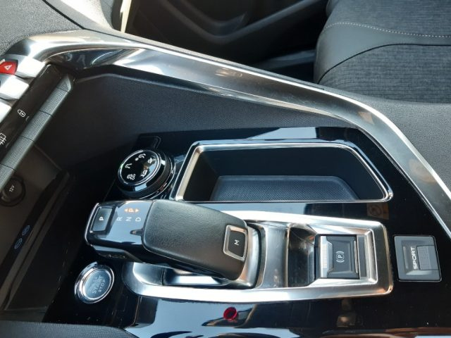 PEUGEOT 3008 usata, con Servosterzo