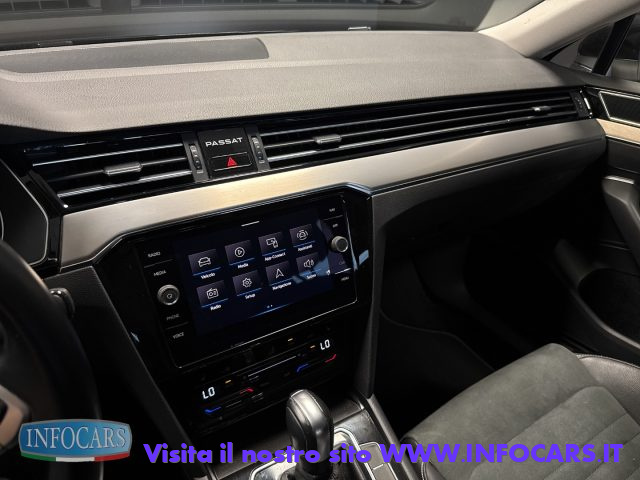 VOLKSWAGEN Passat Variant usata, con Park Distance Control