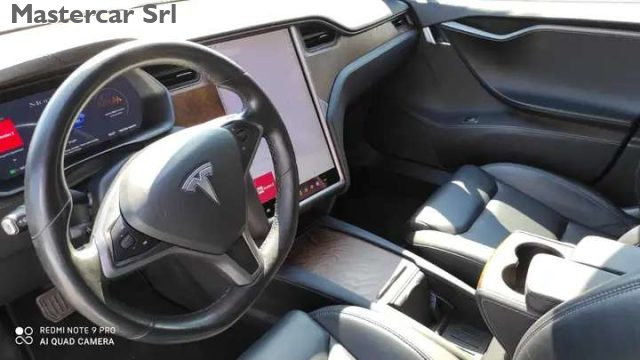 TESLA Model S usata 9