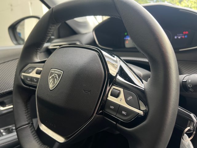 PEUGEOT 208 usata, con USB