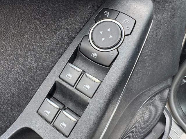 FORD Fiesta usata, con USB