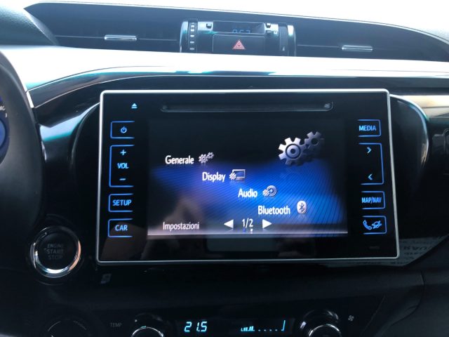 TOYOTA Hilux usata, con Autoradio digitale