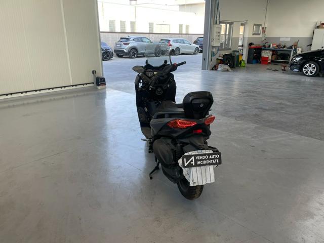 YAMAHA X-MAX 300 usata 4