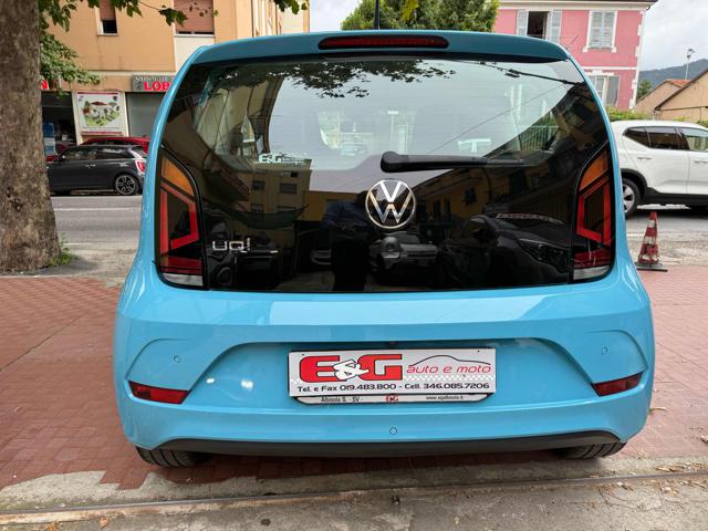 VOLKSWAGEN up! usata, con Autoradio