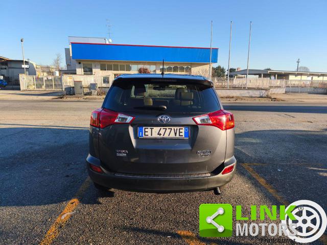 TOYOTA RAV 4 usata, con Autoradio