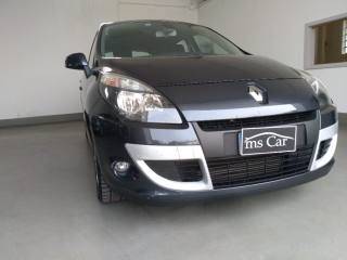RENAULT Scenic usata, con Leve al volante