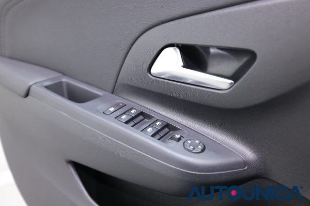 OPEL Corsa usata, con Sensori di parcheggio anteriori