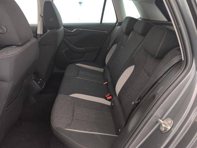 SKODA Kamiq usata, con Sedile posteriore sdoppiato