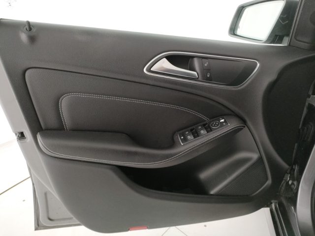 MERCEDES-BENZ B 180 usata, con Specchietti laterali elettrici