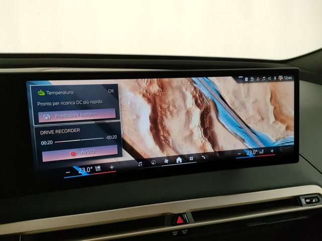 BMW iX usata, con USB