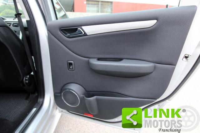 MERCEDES-BENZ B 180 usata, con Specchietti laterali elettrici