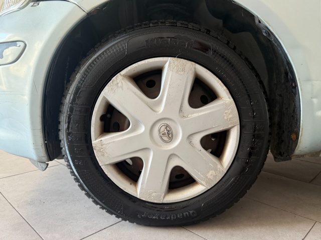TOYOTA Yaris usata 17