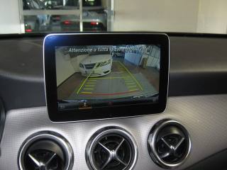 MERCEDES-BENZ GLA 200 usata, con Autoradio digitale