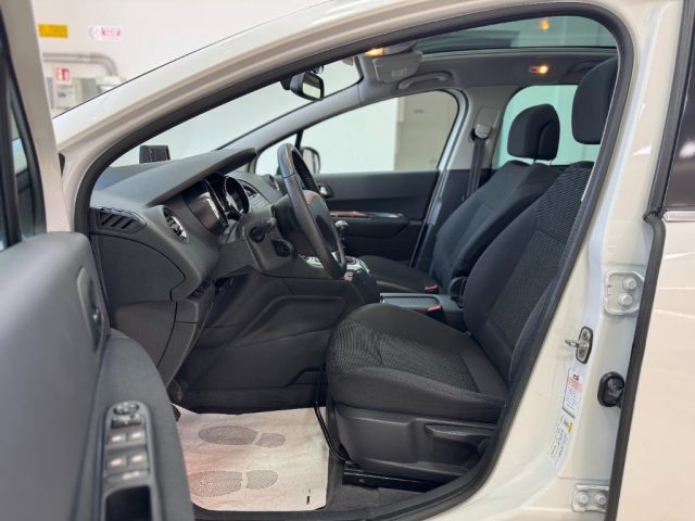 PEUGEOT 5008 usata, con Boardcomputer