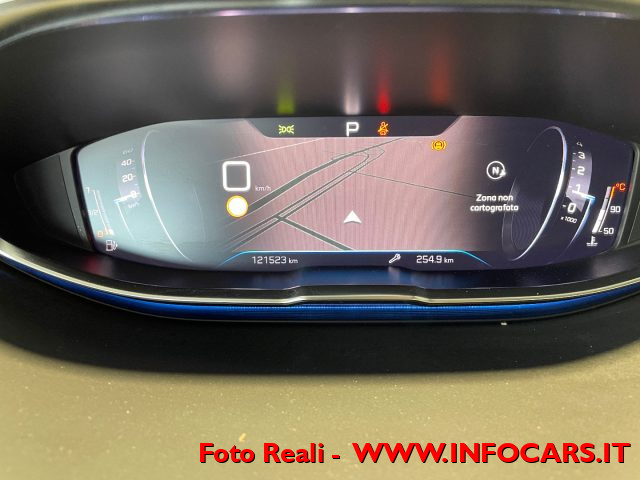 PEUGEOT 3008 usata, con Sensori di parcheggio posteriori