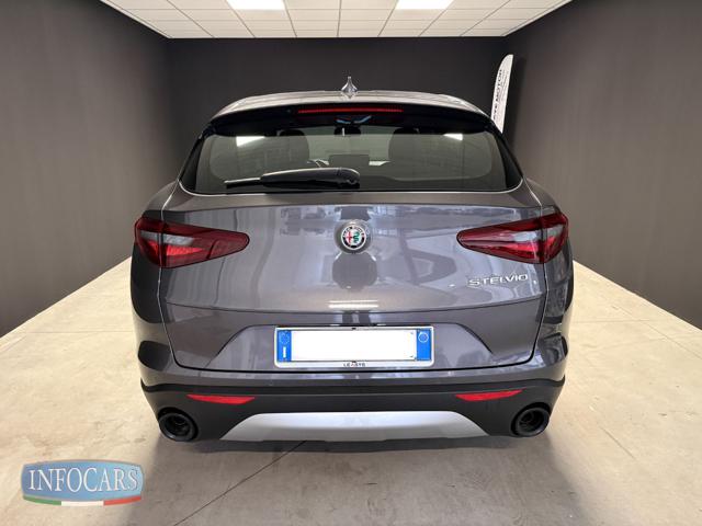 ALFA ROMEO Stelvio usata, con Volante in pelle