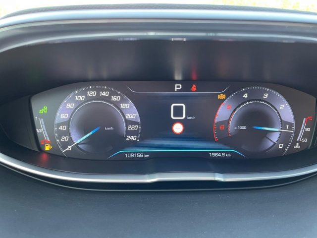 PEUGEOT 3008 usata, con Bracciolo