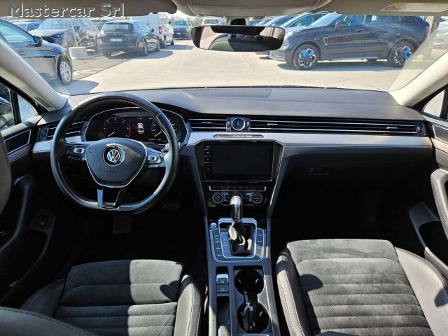 VOLKSWAGEN Passat usata, con Regolazione elettrica sedili