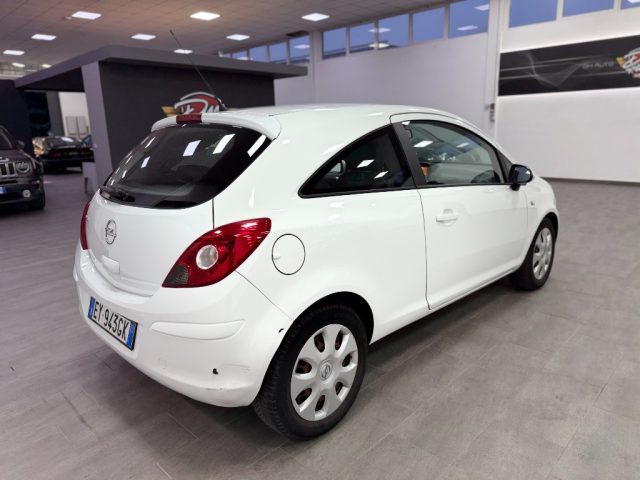 OPEL Corsa usata, con Autoradio