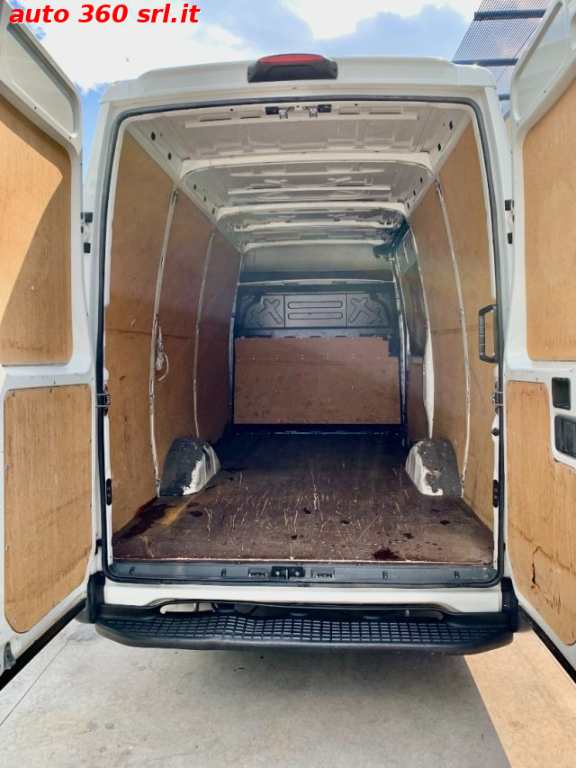 IVECO Daily usata, con Servosterzo